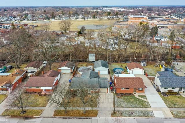 33515 Vista Way, Fraser, MI 48026