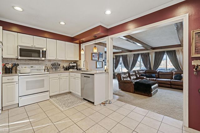 33515 Vista Way, Fraser, MI 48026