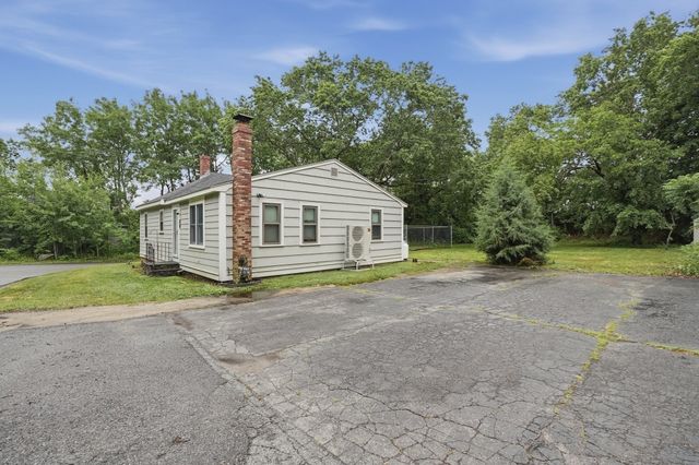 2 Columbus Rd, Plymouth, MA 02360