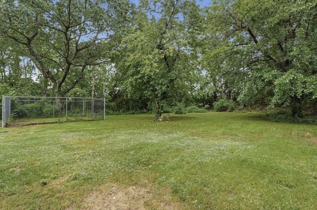 2 Columbus Rd, Plymouth, MA 02360