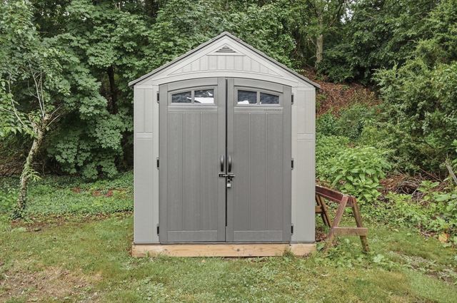 2 Columbus Rd, Plymouth, MA 02360