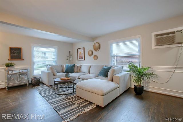 4817 Briarwood Avenue, Royal Oak, MI 48073