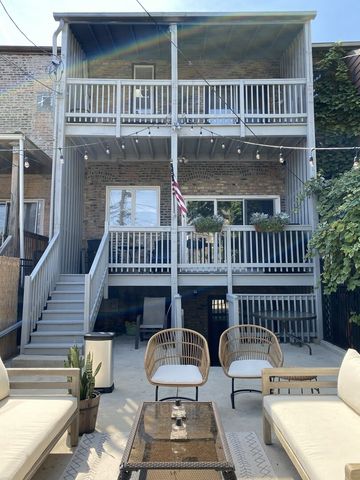 805 S Leavitt Street 2, Chicago, IL 60612