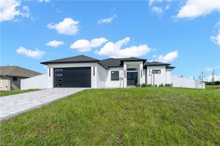 2415 NE 22nd PL, Cape Coral, FL 33909