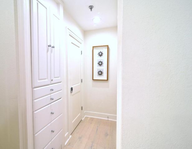 235 Sunrise Avenue 1005, Palm Beach, FL 33480