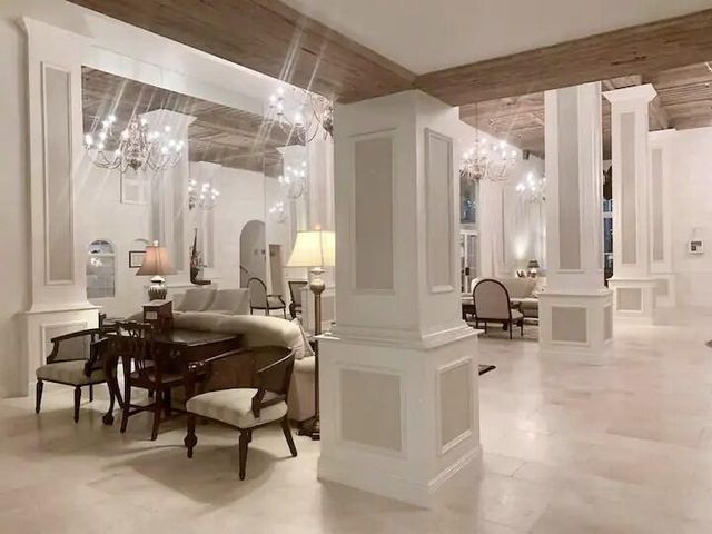 235 Sunrise Avenue 1005, Palm Beach, FL 33480