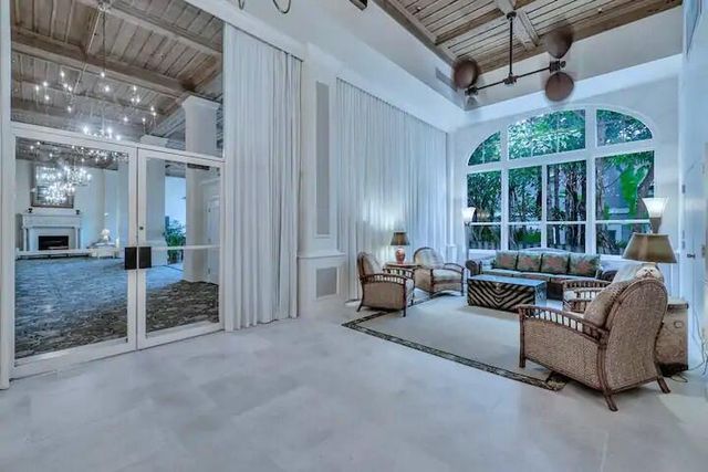 235 Sunrise Avenue 1005, Palm Beach, FL 33480