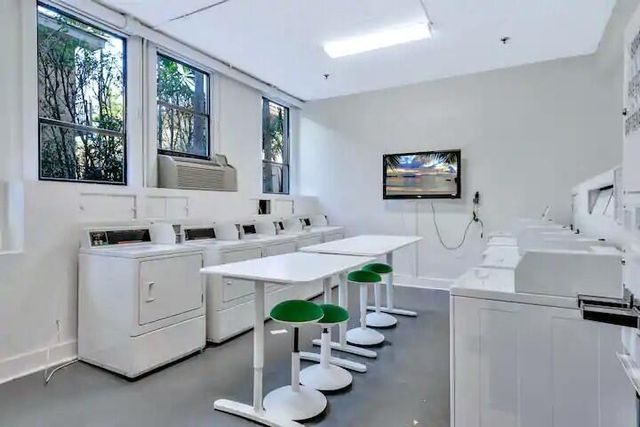 235 Sunrise Avenue 1005, Palm Beach, FL 33480