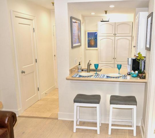 235 Sunrise Avenue 1005, Palm Beach, FL 33480