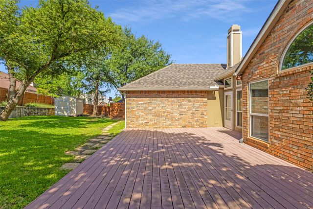 921 Lochmoor Lane, Highland Village, TX 75077
