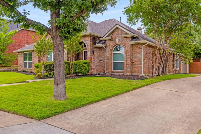 921 Lochmoor Lane, Highland Village, TX 75077