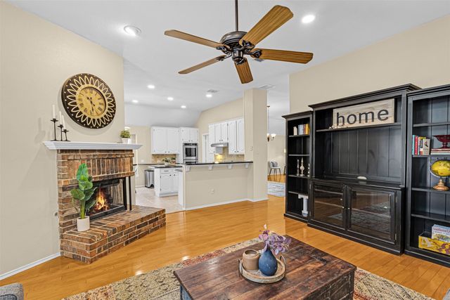 921 Lochmoor Lane, Highland Village, TX 75077