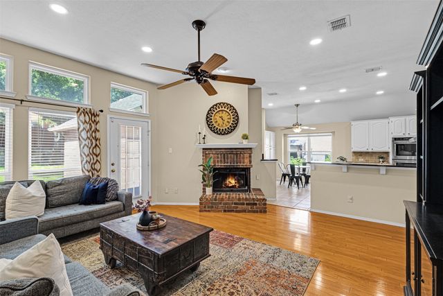 921 Lochmoor Lane, Highland Village, TX 75077