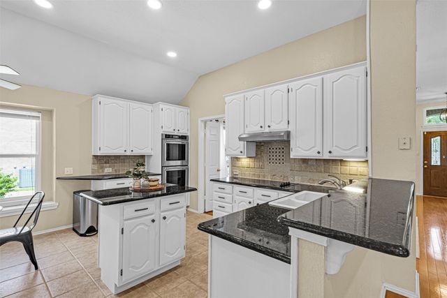 921 Lochmoor Lane, Highland Village, TX 75077