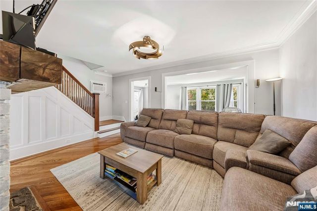 344 Rutherford Avenue, Lyndhurst, NJ 07071