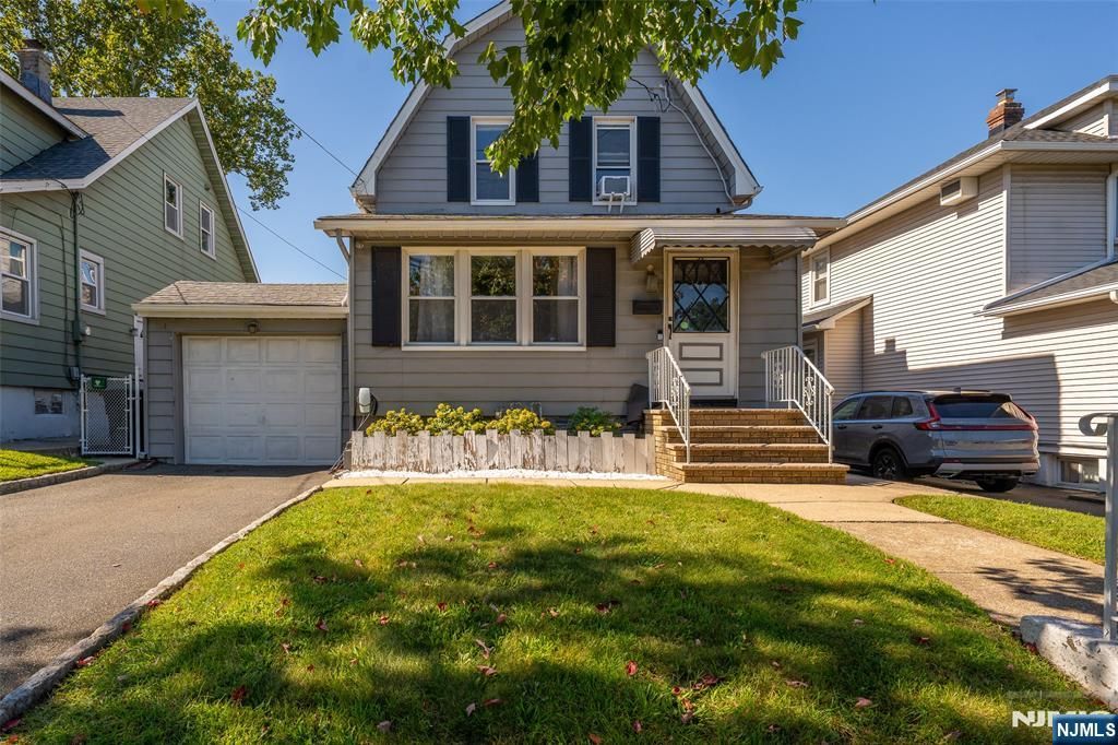 344 Rutherford Avenue, Lyndhurst, NJ 07071