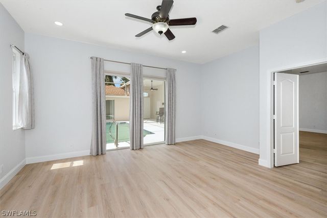 1435 Vintage LN, Naples, FL 34104