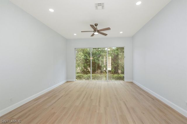 1435 Vintage LN, Naples, FL 34104