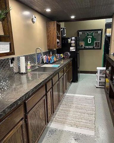 12623 S 1600th Road, Nevada, MO 64772