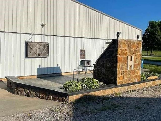 12623 S 1600th Road, Nevada, MO 64772