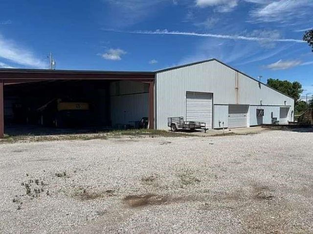 12623 S 1600th Road, Nevada, MO 64772