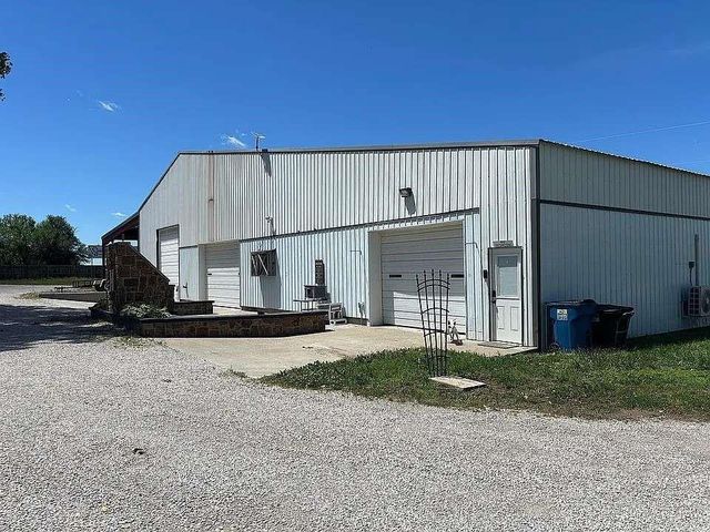 12623 S 1600th Road, Nevada, MO 64772