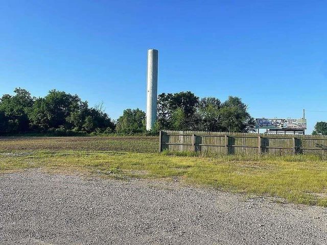 12623 S 1600th Road, Nevada, MO 64772