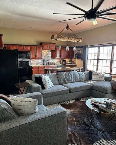 12623 S 1600th Road, Nevada, MO 64772