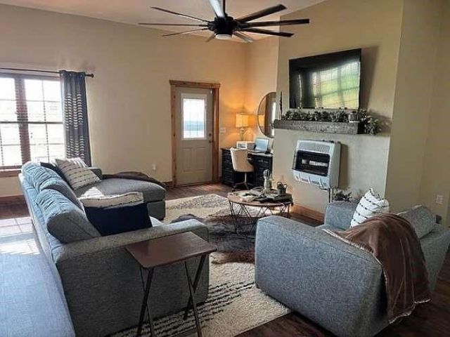 12623 S 1600th Road, Nevada, MO 64772