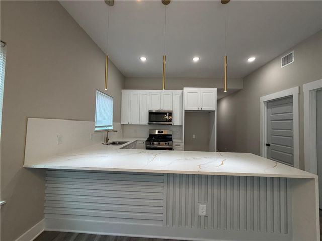 8114 Double Avenue A, Houston, TX 77088