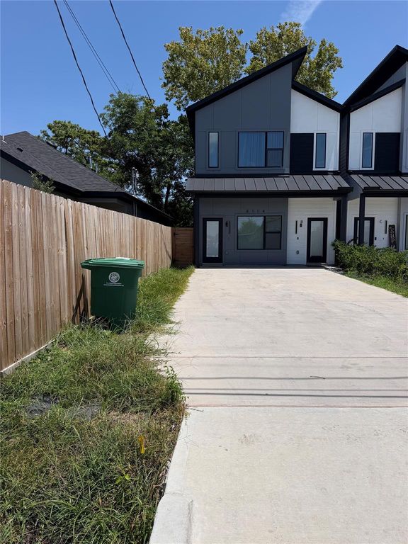 8114 Double Avenue A, Houston, TX 77088