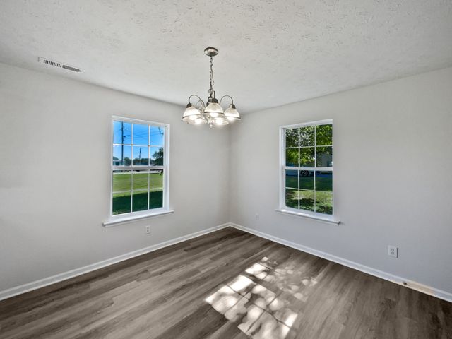 312 Cottonwood Dr, Shelbyville, TN 37160