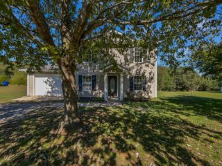 312 Cottonwood Dr, Shelbyville, TN 37160