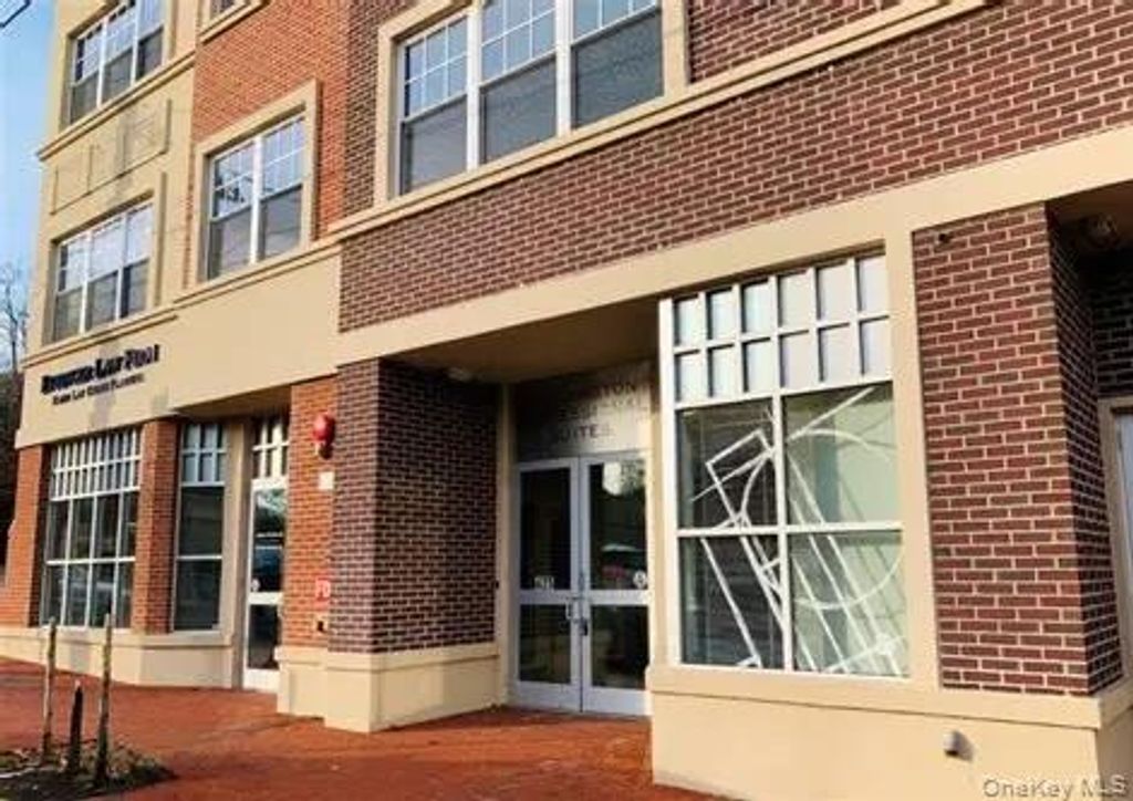425 New York Avenue, Huntington, NY 11743 — exterior