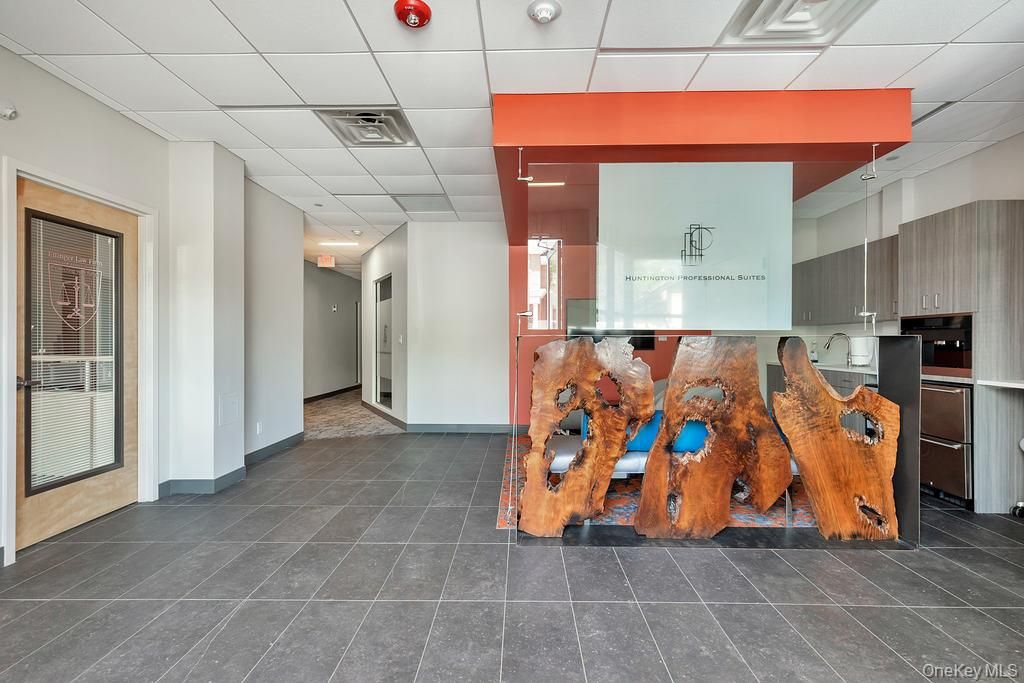 425 New York Avenue, Huntington, NY 11743 — photo 3