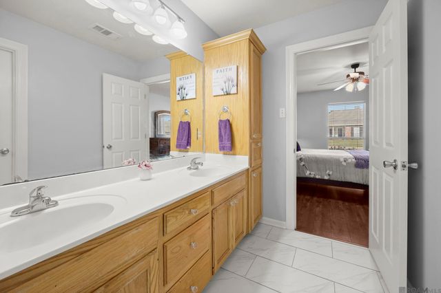 9156 Drew Dr, Denham Springs, LA 70726