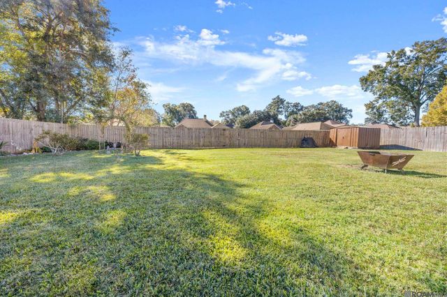 9156 Drew Dr, Denham Springs, LA 70726