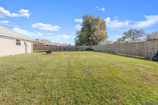 9156 Drew Dr, Denham Springs, LA 70726