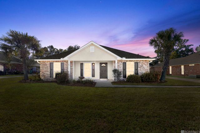 9156 Drew Dr, Denham Springs, LA 70726