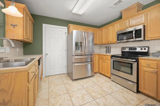 9156 Drew Dr, Denham Springs, LA 70726