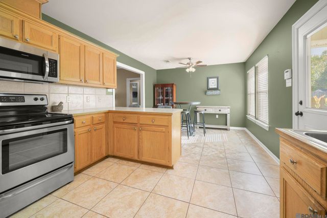 9156 Drew Dr, Denham Springs, LA 70726