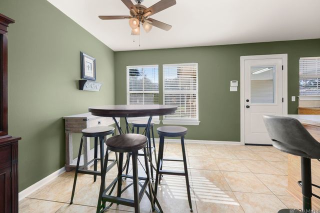 9156 Drew Dr, Denham Springs, LA 70726