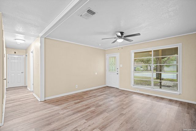 5125 FOXCROSS DR, Kirby, TX 78219