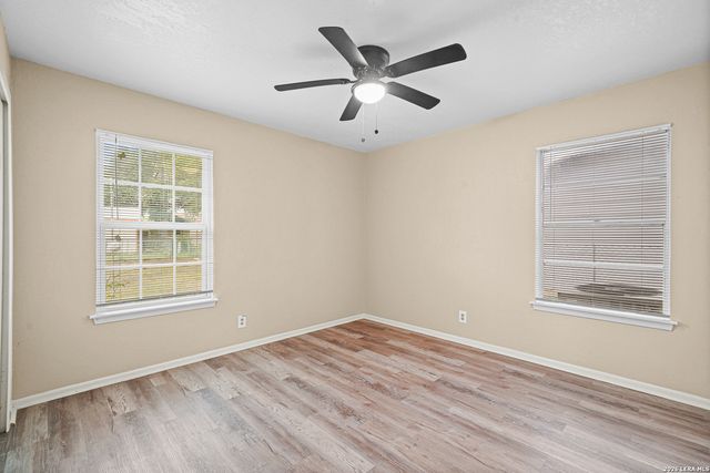 5125 FOXCROSS DR, Kirby, TX 78219