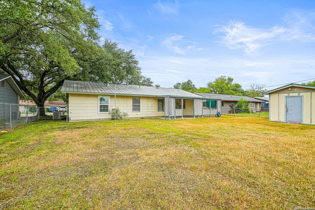 5125 FOXCROSS DR, Kirby, TX 78219