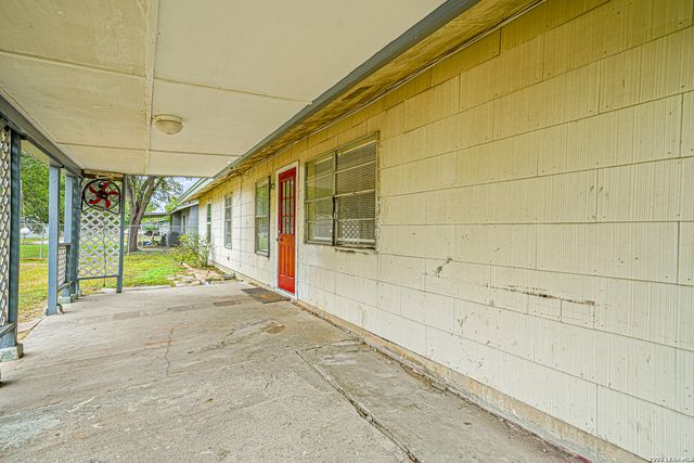 5125 FOXCROSS DR, Kirby, TX 78219