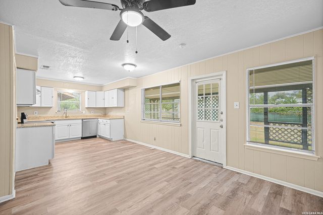 5125 FOXCROSS DR, Kirby, TX 78219
