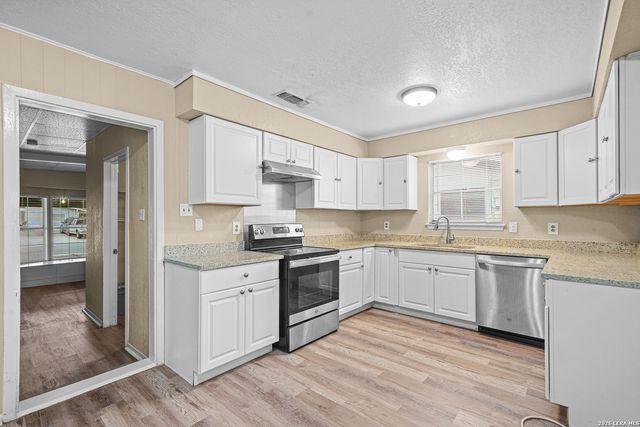 5125 FOXCROSS DR, Kirby, TX 78219