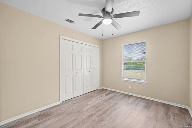5125 FOXCROSS DR, Kirby, TX 78219