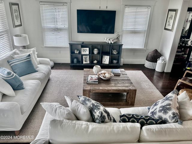 4 Griffin Street, Monmouth Beach, NJ 07750